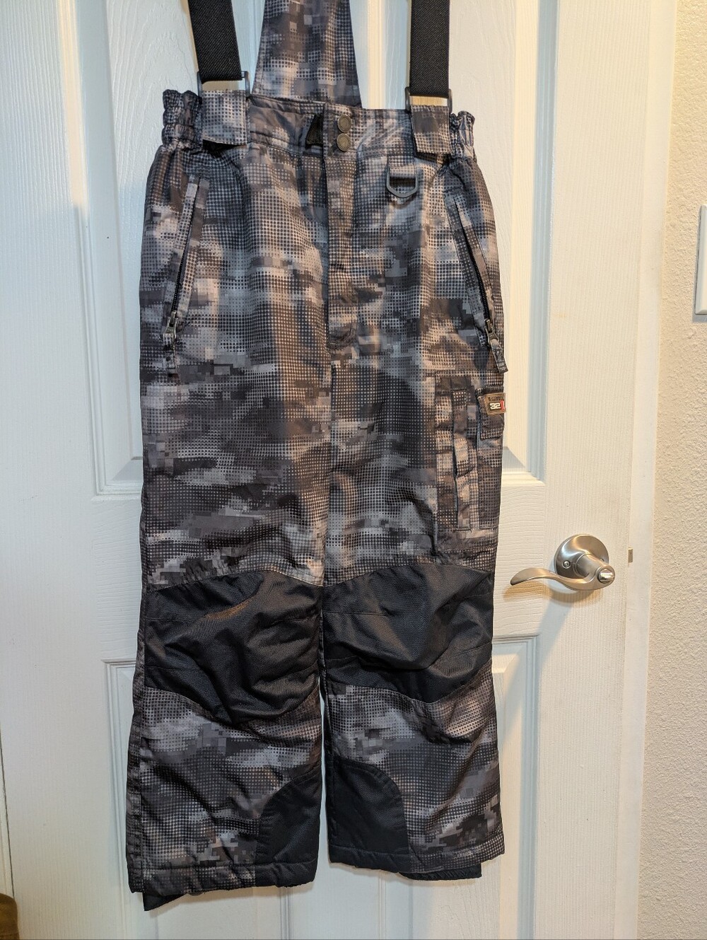 Kid's Black/Grey Camouflage Snow Pants with Suspenders 32 DEGREES